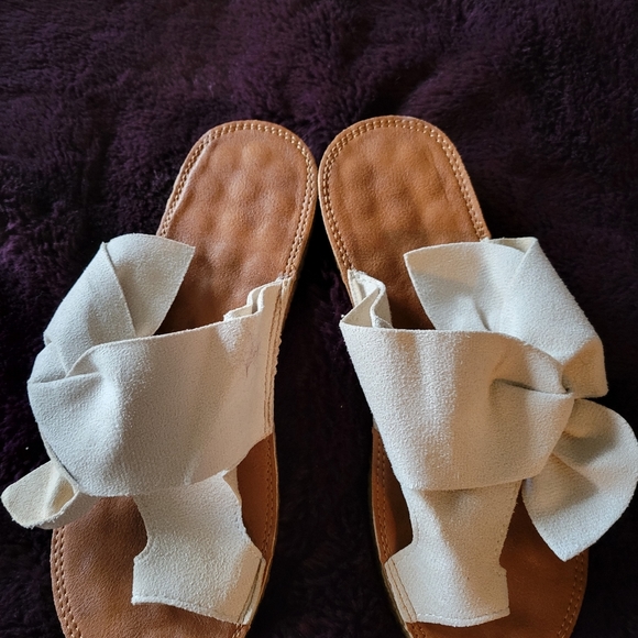 NWOT. Knotted toe-strap slide. Never been worn! - Picture 3 of 4